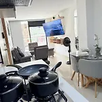 Nuevo Cerca Poblado 301